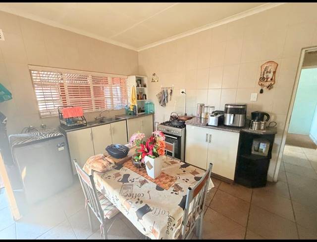 2 BEDROOM HOUSE FOR SALE IN VANDERBIJLPARK CW 2
